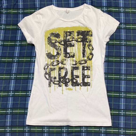 All Style Tops - “Set Free” Women’s t-shirt. Size XL White
